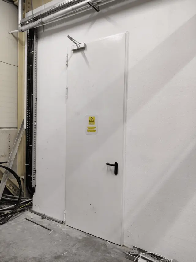 Uși rezistente la foc image